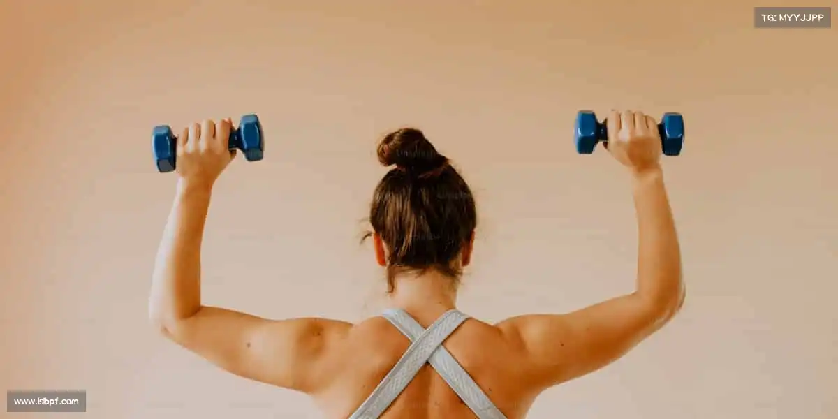 南宫NG28哑铃起落间，雕刻的不只是身材，更是自律的勋章🏋️